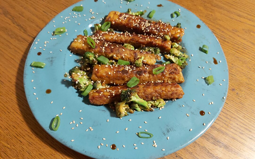 Végane teriyaki tempeh brocoli